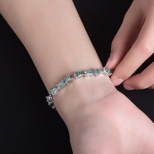 1 Carat Màu Xanh Lá Cây Moissanite Vòng Đeo Tay 925 Sterling Bạc Đá Quý Bangle Với Khác Nhau Đặc Biệt Hình Lấp Lánh Thiết Kế - Product Image 1