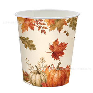 Vaisselle jetable pour fête de la récolte d'automne : assiettes, gobelets et serviettes en papier pour Thanksgiving et les réunions de famille - Product Image 3