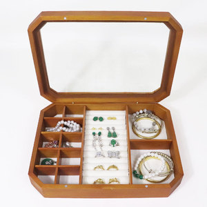Caja de joyería octogonal de madera con tapa de cristal y compartimentos para anillos, pulseras, almacenamiento de escritorio, madera de fresno, color nogal - Product Image 5