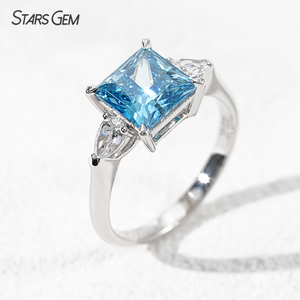 Bague trois pierres en or blanc 10 carats certifiée IGI Starsgem, diamant bleu fantaisie de 3 carats, taille princesse, cultivé en laboratoire - Product Image 2