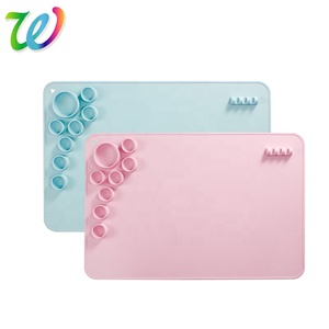 Tapis de loisirs créatifs en silicone en gros, tapis de jeu, tapis de table en silicone pour enfants avec bords surélevés - Product Image 4