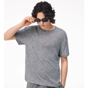 T-shirt à manches courtes respirant en laine mérinos 100 % avec logo personnalisé de haute qualité, lavable en machine, pour le sport et les activités de plein air, hommes et femmes - Product Image 1