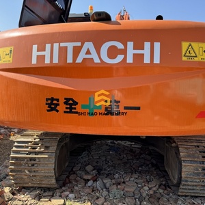 Excavatrice hydraulique sur chenilles Hitachi ZX210 d'occasion pour le nettoyage des routes municipales, comme neuve, faible nombre d'heures, équipée d'un moteur, d'une pompe et d'une boîte de vitesses. - Product Image 3