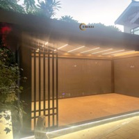 Pergola autoportante électrique en aluminium Kakadu 694-300 avec porte coulissante en verre, revêtement poudré, étanche, anti-pourriture, télécommande, 3x3m