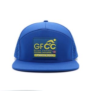 Casquette de baseball personnalisée à 7 panneaux en caoutchouc PVC avec logo, imperméable, perforée au laser, haute qualité, à visière plate - Product Image 1