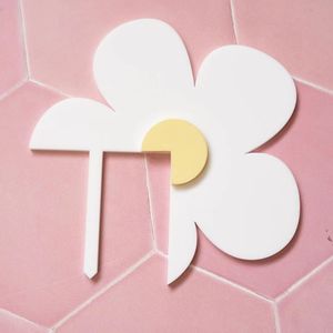 ดอกไม้อะคริลิคตกแต่งเค้กธีมฤดูใบไม้ผลิสำหรับงานวันเกิด รูปแบบน้ำผึ้งและความหวาน - Product Image 3