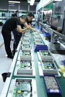 Línea de Ensamblaje de Computadoras Portátiles de Alta Eficiencia para Sistemas Informáticos Personalizados - Desde el Diseño de la Distribución Hasta la Producción Completa