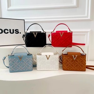 Cross-border Women's Bucket <b>Bag</b> 2026 Embroidered Rhombus Fashion Magnetic Closure Polyester Lining New High-end Style Handbag - Product Image 2
