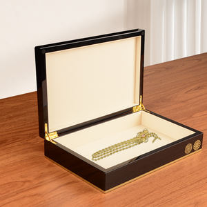 Boîte de présentation de bijoux de luxe à succès, design moderne, organisateur de rangement pour colliers en bois, technique de laque, étui à parfum - Product Image 3