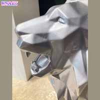 Sculpture géométrique de lion en forme d'avion Sculpture animalière Pelouse Fun Park Paysage Sculpture en fibre de verre Statue de lion en résine multicolore