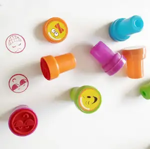 Soodoodo Schlussverkauf Schulstoßaufsatz DIY-Zeichenvielfalt lustiges Smiley-Gesicht roter Zollmark für Kinder