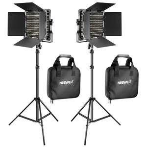 3200-5600K CRI 96 + lumière à intensité variable avec support en U et Barndoor <span class=keywords><strong>NEEWER</strong></span> <span class=keywords><strong>2</strong></span> Pack Bi Color 660 LED Video Light and Stand Kit - Product Image 1
