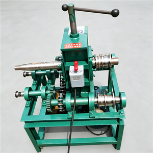 Petite machine à cintrer les tuyaux électriques verticaux, plieuse de tubes motorisée - Product Image 1