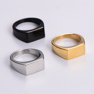 <span class=keywords><strong>Bague</strong></span> Chevalière Homme <span class=keywords><strong>Femme</strong></span> Pvd Personnalisé Rectangle en Acier Inoxydable Plaqué or Grand Logo Personnalisé Gravé Vierge - Product Image 4