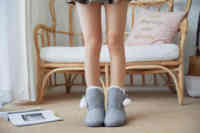 Chaud épais solide tricoté tresse thermique maison pantoufles chaussures avec anti-dérapant polaire Sherpa chaussettes hiver fourrure boules-Logo sur le corps