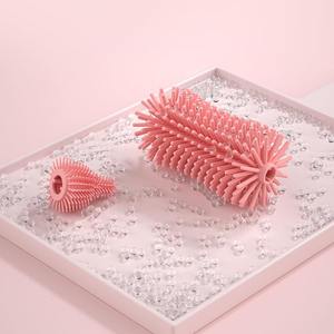 <span class=keywords><strong>DS3608</strong></span> Juego de cepillo limpiador de biberones de silicona con mango largo giratorio Pezón Cepillo de paja de nailon Juego de cepillos de biberones de silicona - Product Image 4