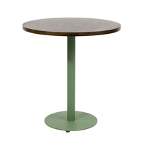 Tables de restaurant, plateau en bois massif, structure en métal, usage commercial, mobilier de salle à manger extérieur pour école