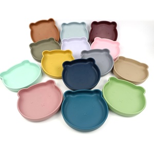 Assiette personnalisée en silicone pour bébé avec bavoir, imperméable, facile à nettoyer, de qualité alimentaire, sans BPA, vaisselle pour repas des tout-petits - Product Image 1
