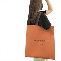 Influencer Dameskledingwinkel Non-Woven Tote Bag met Aangepaste Logo Gespsluiting Gemaakt in Korea