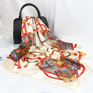 Moyen femmes cou tête luxe impression numérique haute couture Satin Vintage foulard carré en soie imitée - Product Image 1