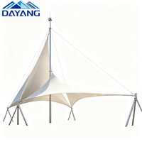 Structure de membrane tendue en tissu PVDF de haute qualité anti-UV en forme d'hirondelle volante avec structure en acier pour place commerciale