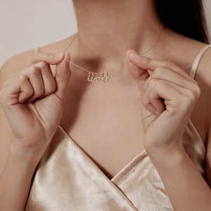 Collana con Ciondolo a 26 Lettere Personalizzabile in Argento Sterling S925 Placcato Oro 18K per Donne - Accessorio Creativo, Personalizzato, Fai-da-Te - Product Image 4