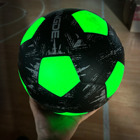 Ballon de football personnalisé phosphorescent taille officielle lumière LED lumière verte ballon de football taille 5 pour jeux de nuit