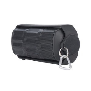 Altavoz Portátil Impermeable para Exteriores con Doble Controlador, Batería Recargable y Diseño Compacto - Product Image 1