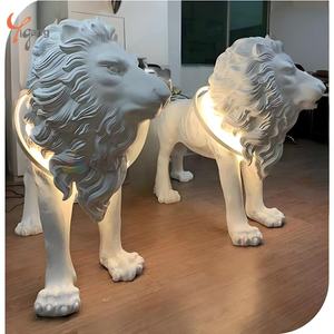 Lampada da Terra Moderna Personalizzata a Forma di Animale Statua di Leone Bianco Oro <span class=keywords><strong>Rosso</strong></span> Scultura in Resina-Fibra di Vetro per Interni ed Esterni Luci Decorative per la Casa - Product Image 3