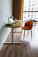 Bureau de travail assis-debout flexible et réglable en hauteur