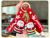 Vente en gros de porte-clés sapin de Noël en plastique exquis petit dessin animé mousqueton breloque sac porte-clés en peluche petits cadeaux de Noël