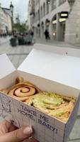 Emballage en carton pliable jetable écologique pour biscuits, desserts, gaufres avec impression colorée