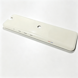 Panneau d'équipement long blanc personnalisé OEM, procédé de pliage à chaud, découpe, impression sérigraphique sur panneaux PVC, PET, acrylique - Product Image 4