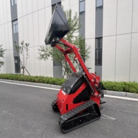 Mini-chargeuse sur chenilles multifonctionnelle améliorée 2026 avec balayeuse et compacteur de plaques pour le transport agricole et la récolte