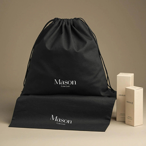 Sac de rangement en coton noir écologique de grande taille avec cordon de serrage et logo, emballage cadeau réutilisable en coton, pochette pour vêtements - Product Image 1