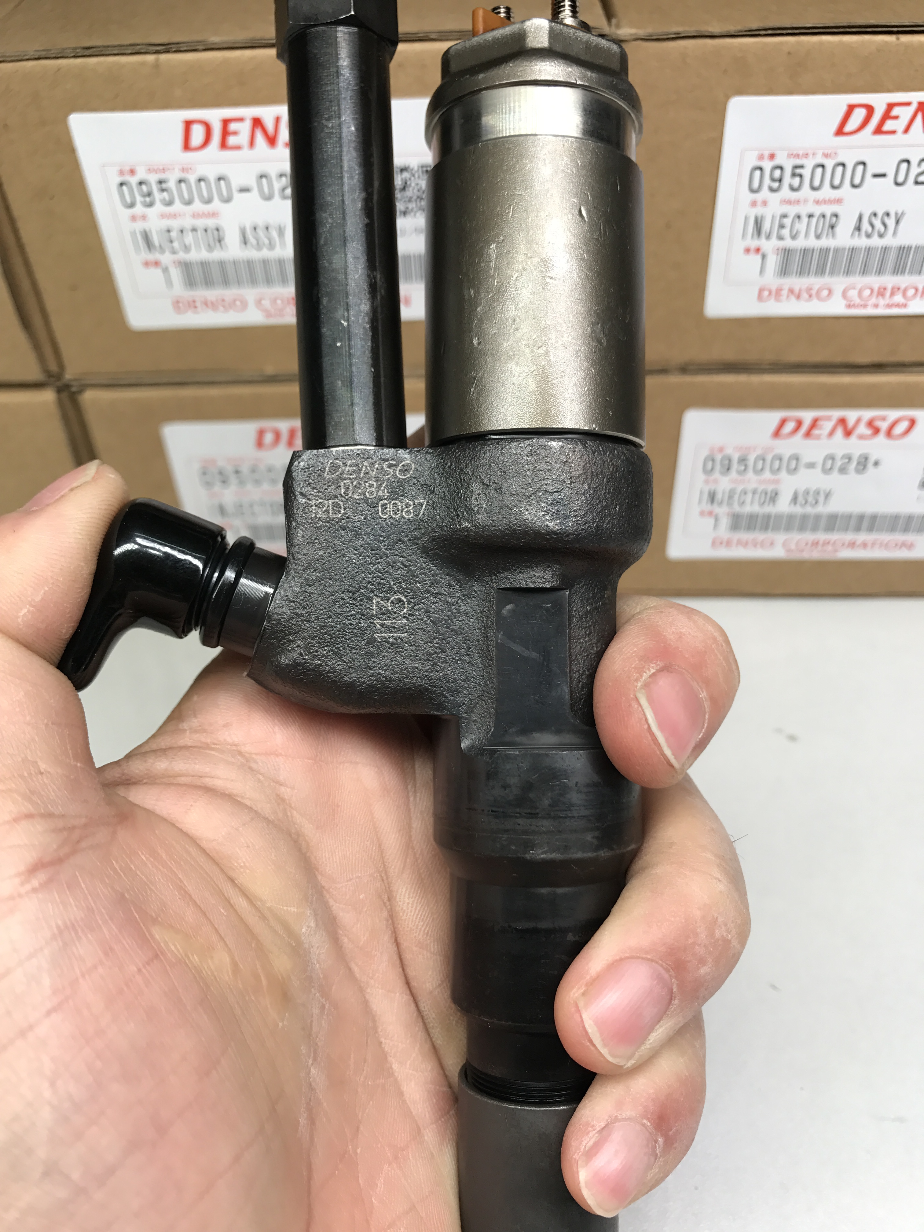 Diesel Fuel Common Rail Fuel Injector 095000-0240 095000-024# Injection Nozzle 23910-1145 For Hino K13C