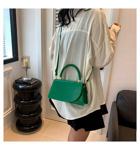 Sac à bandoulière de couleur unie à la mode Sac à main à la mode Petit sac carré. Z0103 - Product Image 4