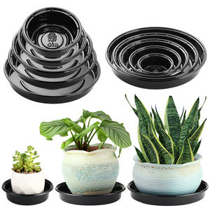 Soucoupes et plateaux modernes en plastique pour pots de 4 à 20 pouces – Légers, grande capacité, noirs, pour usage intérieur/extérieur - Product Image 1