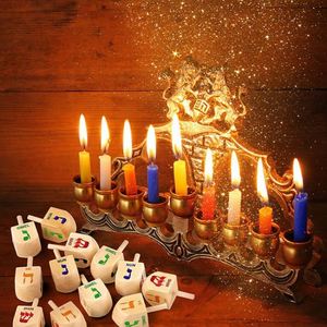 Juguete de escritorio para fiestas de Hanukkah transfronterizas, giróscopo de madera giratorio manual para interiores con estampado en caliente - Product Image 3