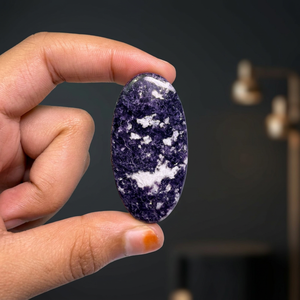 Lepidolita natural de alta calidad en cabujón, formas mixtas, venta al por mayor, piedras preciosas sueltas para la fabricación de pendientes, colgantes y anillos de plata hechos a mano. - Product Image 4