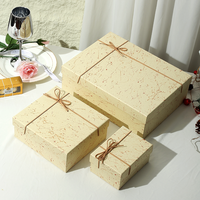 Boîte cadeau d'anniversaire rectangulaire simple en papier gaufré pour petite amie - Boîte vide avec accessoires en raphia et lapin lumineux