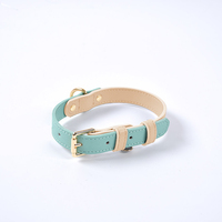 Collier de chien en cuir véritable imperméable de luxe Design réglable Fabricant personnalisé Laisse pour animaux de compagnie Accessoires de marche en gros