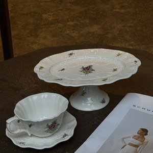 Vajilla de cerámica con relieve de rosas retro francés, postre, desayuno, platos de ensalada, tazas de café y platillos - Product Image 3