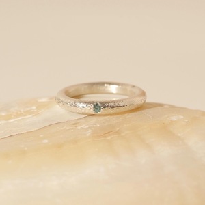 Anillo de Plata Pura S925 con Aguamarina Cepillada para Mujer, Diseño Romántico Minimalista de Nicho con Textura Mate Personalizada - Product Image 4