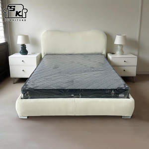 SUKE Moderner mittelgroßer Bett rahmen mit Holzstruktur und Metall bett beinen, geeignet für den Einsatz in Schlafzimmern und Hotelzimmern - Product Image 2
