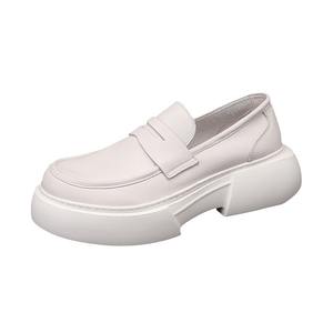 Chaussures élégantes pour hommes en cuir à boucle, style mocassin, pour occasions formelles ou décontractées - Product Image 5