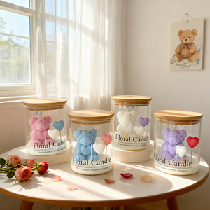 Bougie parfumée en forme de cœur d'ours rose dans un bocal en verre avec couvercle en bambou, bougie esthétique en cire de soja, cadeau pour la Saint-Valentin, décoration - Product Image 1