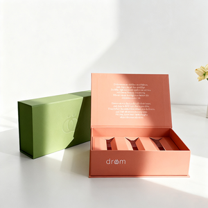 Boîte à parfum en carton magnétique imperméable avec doublure en éponge, taille et couleur personnalisables, emballage cadeau écologique - Product Image 1