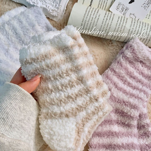 Chaussettes mi-mollet en polaire d'agneau rayées aux couleurs bonbon, épaisses et chaudes, pour la maison, pour femmes, automne-hiver, thermo - Product Image 2