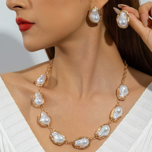 Collana <span class=keywords><strong>con</strong></span> Ciondolo Geometrico Vintage Placcato Oro Stile Europeo-Americano <span class=keywords><strong>con</strong></span> Catena a Maglie per Donne - Product Image 6